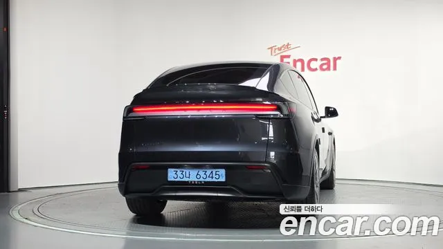 Tesla Model Y 2026 thumb 4
