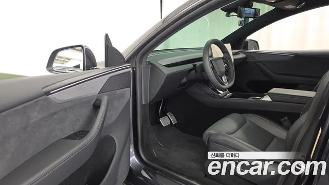 Tesla Model Y 2026 thumb 10