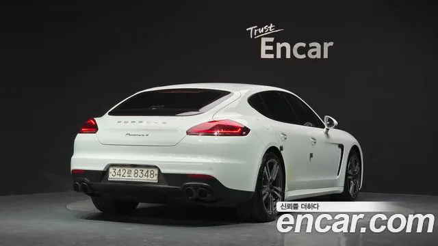 Porsche Panamera 2016 thumb 2