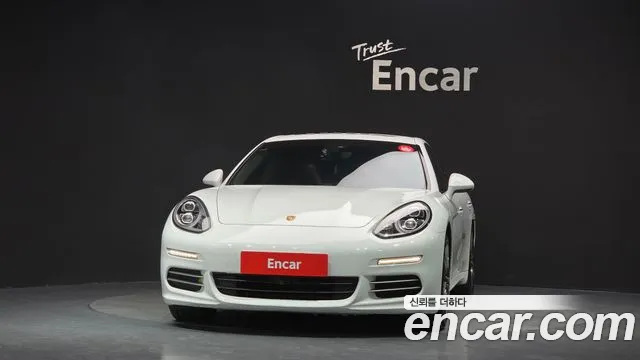 Porsche Panamera 2016 thumb 3