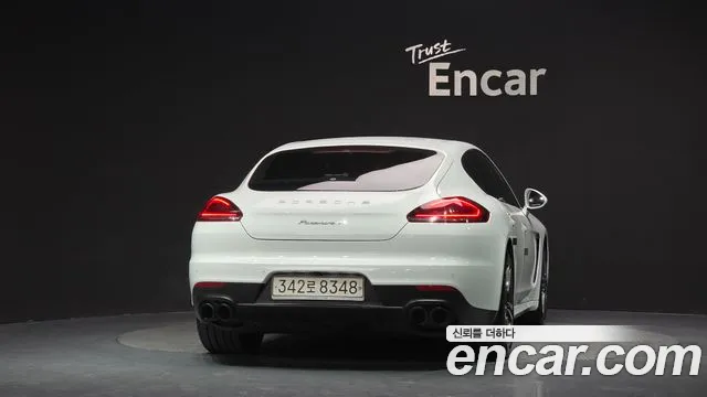 Porsche Panamera 2016 thumb 4