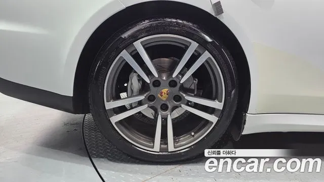 Porsche Panamera 2016 thumb 5