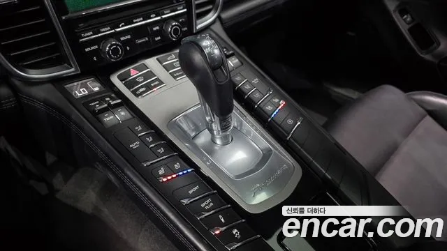 Porsche Panamera 2016 thumb 9