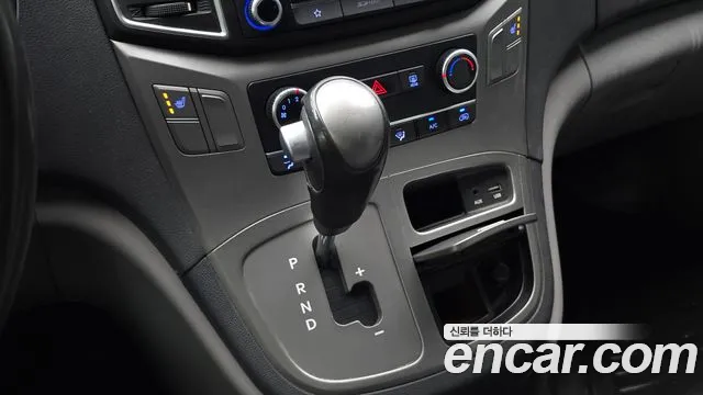 Hyundai Starex 2018 thumb 9