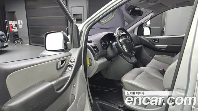 Hyundai Starex 2018 thumb 10