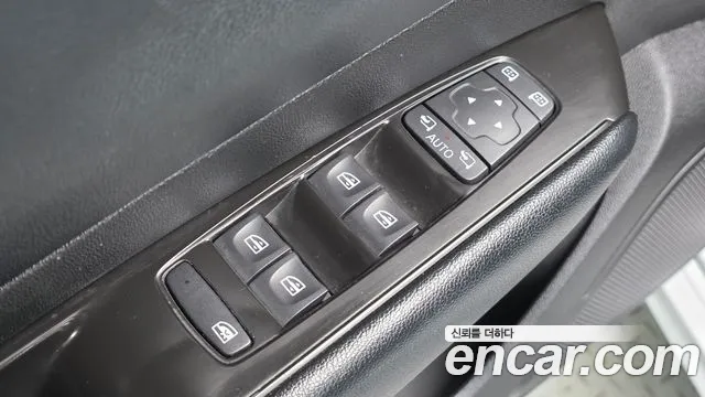 Renault-KoreaSamsung Megane 2016 thumb 12