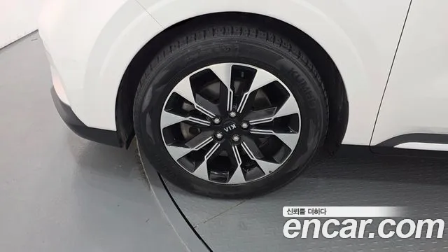 Kia Carnival 2021 thumb 5