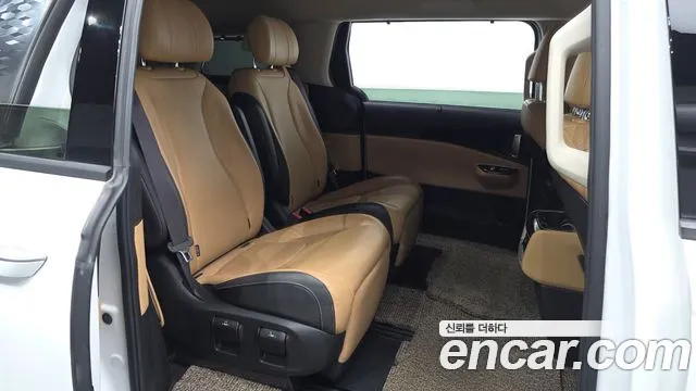 Kia Carnival 2021 thumb 11