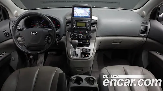 Kia Carnival 2012 thumb 7