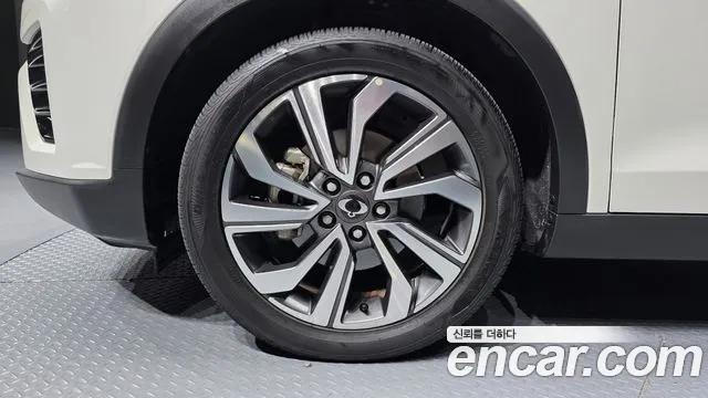 KG_Mobility_Ssangyong TIBOLI 2020 thumb 5