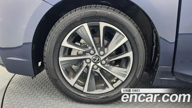 Lexus CT200h 2018 thumb 5