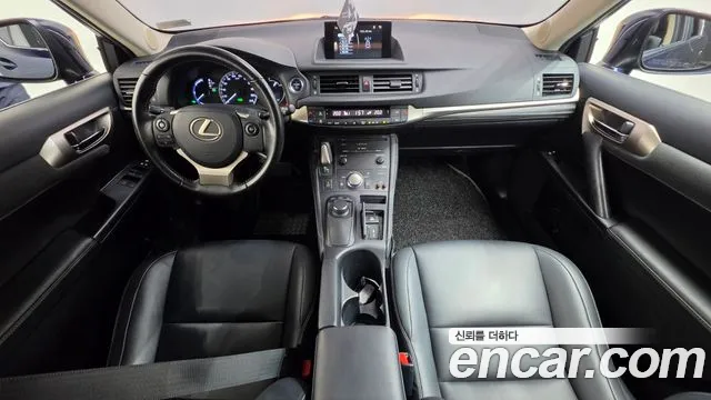 Lexus CT200h 2018 thumb 7