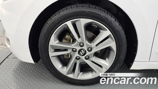 Hyundai Avante 2018 thumb 4