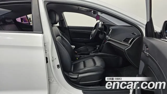 Hyundai Avante 2018 thumb 10