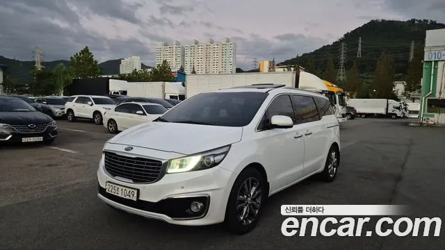 Kia Carnival 2017 thumb 2