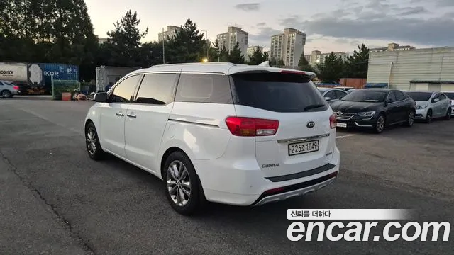 Kia Carnival 2017 thumb 4