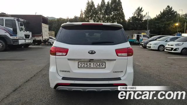 Kia Carnival 2017 thumb 5