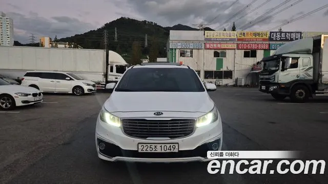 Kia Carnival 2017 thumb 11
