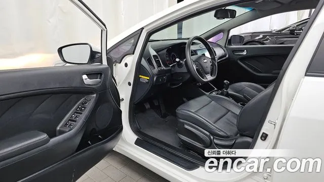 Kia K3 2017 thumb 10