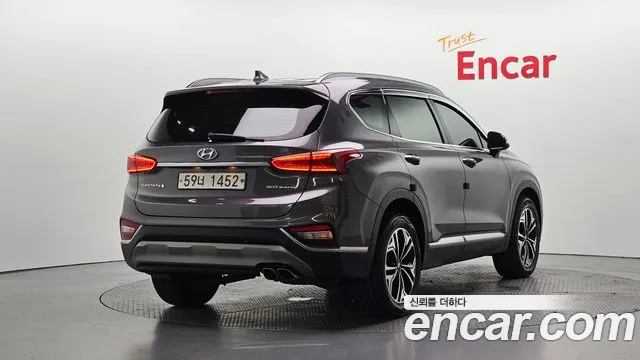 Hyundai Santa Fe 2018 thumb 2
