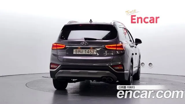 Hyundai Santa Fe 2018 thumb 4