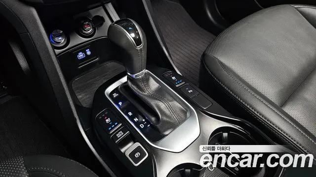 Hyundai Santa Fe 2017 thumb 8