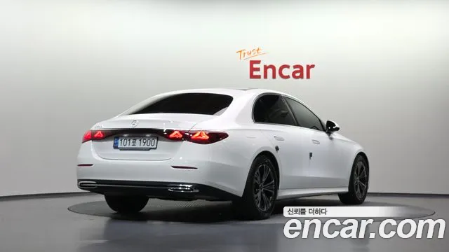Mercedes-Benz E-Класс 2024 thumb 2