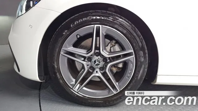 Mercedes-Benz E-Класс 2023 thumb 4