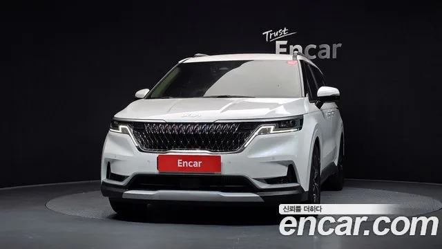Kia Carnival 2023 thumb 3
