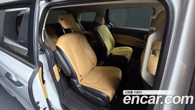 Kia Carnival 2023 thumb 11