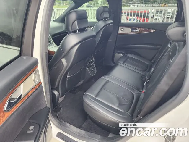 Lincoln MKX 2016 thumb 10