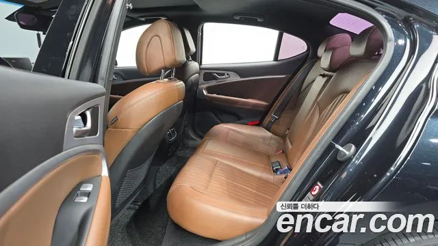 Genesis G70 2019 thumb 11