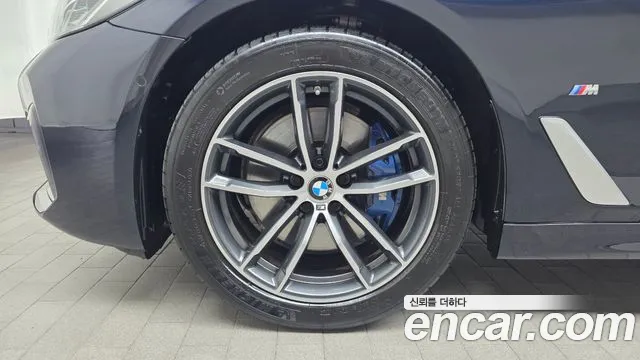 BMW 5-Series 2021 thumb 4