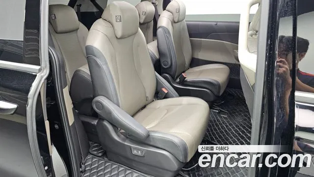 Kia Carnival 2024 thumb 11