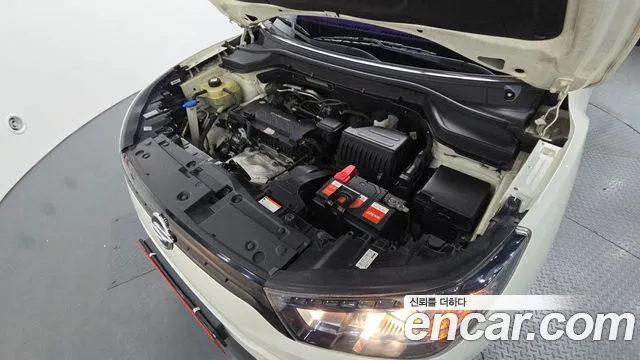 KG_Mobility_Ssangyong TIBOLI 2015 thumb 5