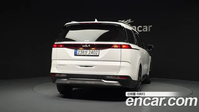 Kia Carnival 2023 thumb 4