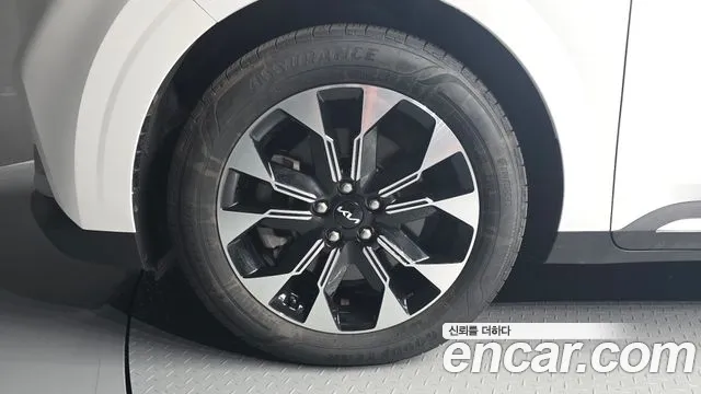 Kia Carnival 2023 thumb 5