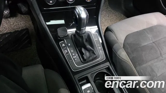 Volkswagen Golf Sportsvan 2015 thumb 9