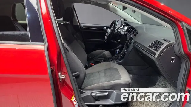 Volkswagen Golf Sportsvan 2015 thumb 11