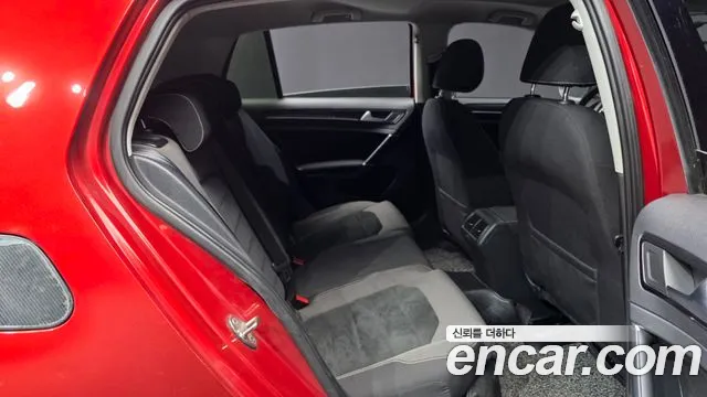 Volkswagen Golf Sportsvan 2015 thumb 12
