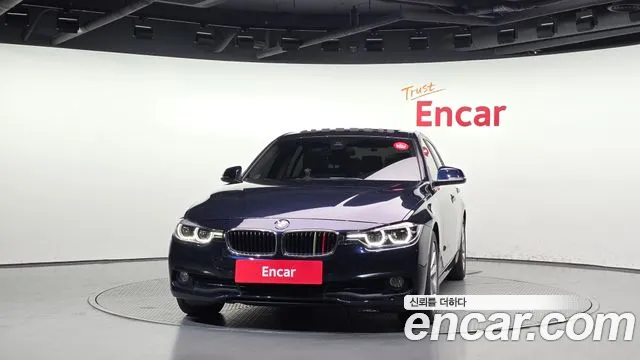 BMW 3-Series 2017 thumb 3