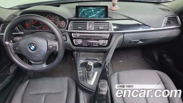 BMW 3-Series 2017 thumb 7