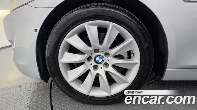 BMW 5-Series 2013 thumb 5