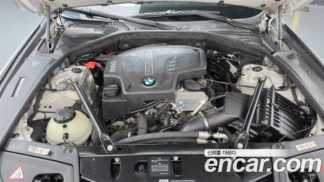 BMW 5-Series 2013 thumb 6