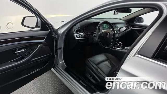 BMW 5-Series 2013 thumb 10