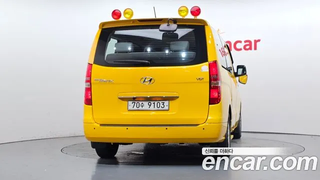 Hyundai Starex 2015 thumb 4