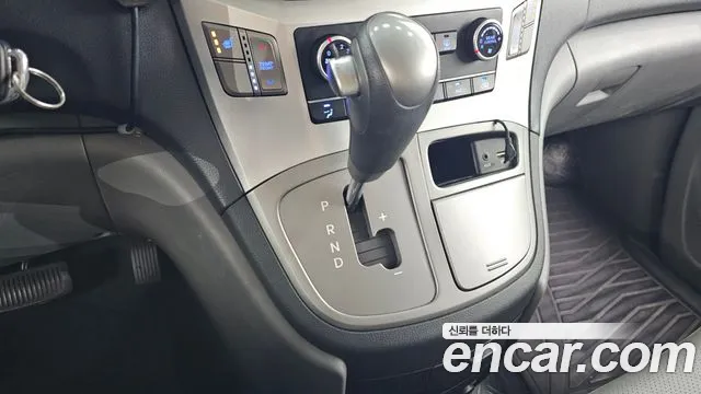 Hyundai Starex 2015 thumb 9