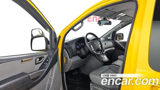 Hyundai Starex 2015 thumb 10