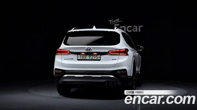 Hyundai Santa Fe 2018 thumb 4