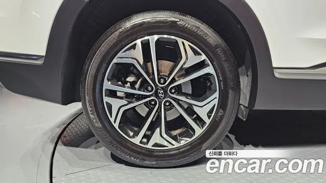 Hyundai Santa Fe 2018 thumb 5